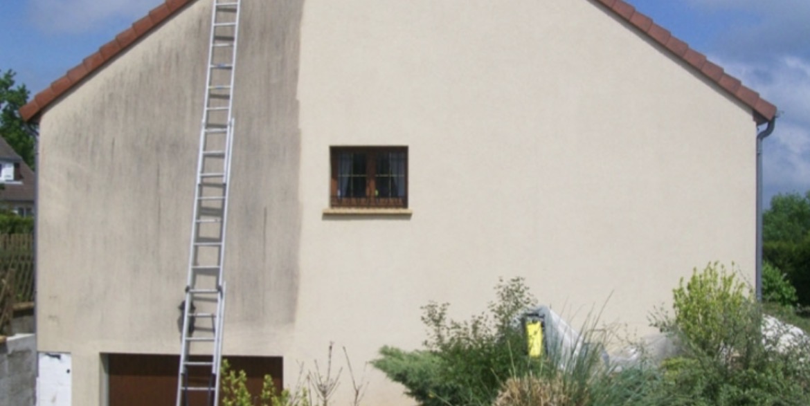 Chantier de peinture et ravalement de façade réalisé par Entreprise JR à Châtellerault (86)